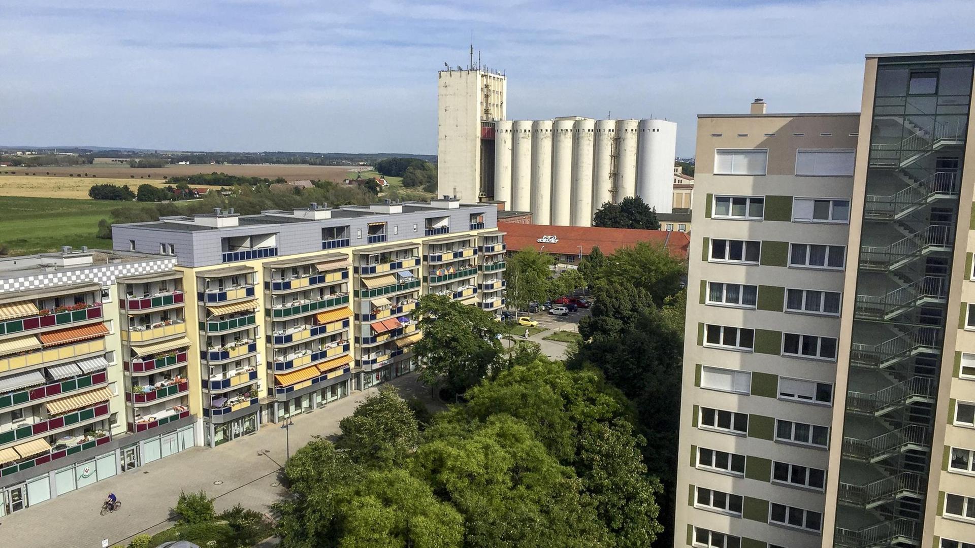 Ein Blick aus dem zehnten Stock in der Bahnhofstraße in Riesa/Sachsen