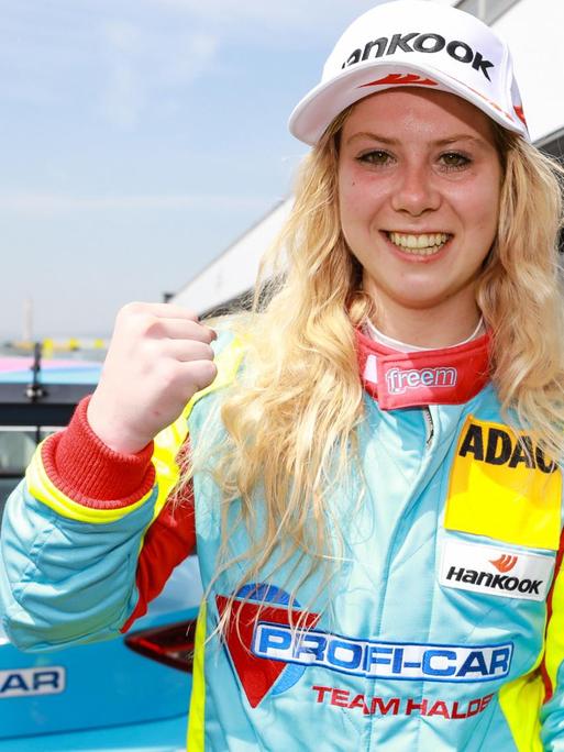 Rennfahrerin Michelle Halder: ADAC TCR Germany, 3. + 4. Lauf Most 2018 - Foto: Gruppe C Photography