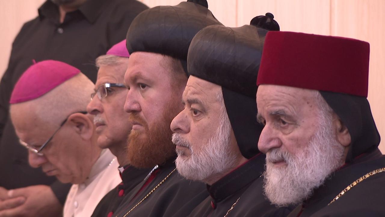 "Die verschiedenen Religionen haben im Irak immer gut zusammenlebt." Der Bischof von Mossul weiht ein neues Gotteshaus für vertriebene Christen ein