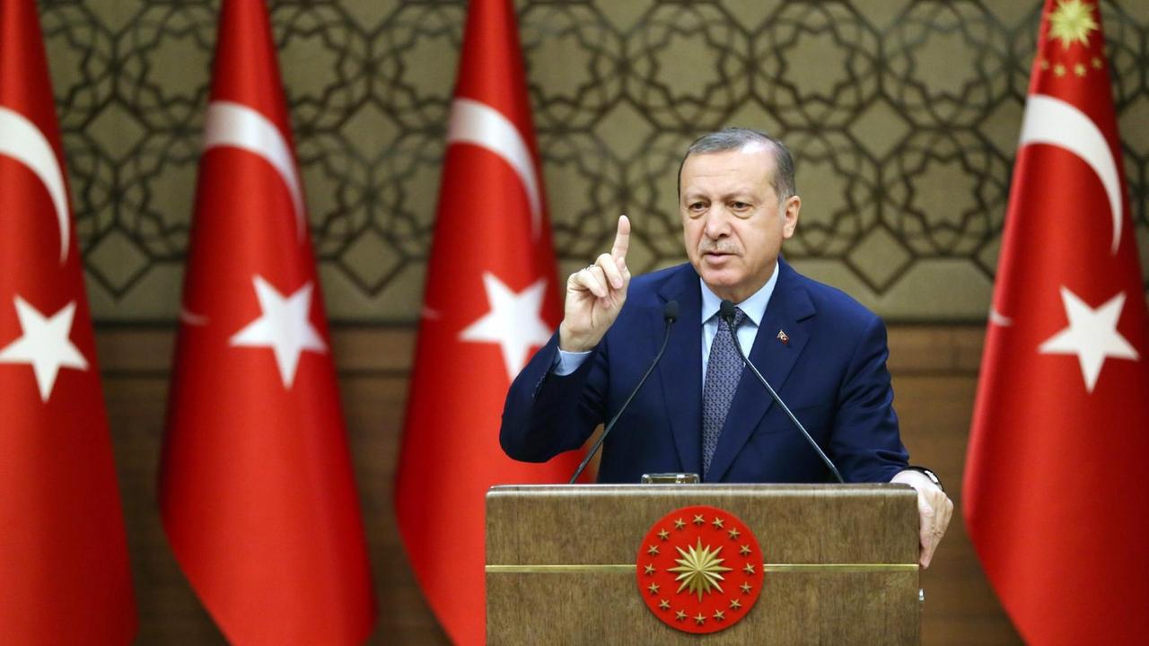 Der türkische Präsident Recep Tayyip Erdogan spricht am 14.12.2016 während des 32. Mukhtars Treffen in Ankara, Türkei. 