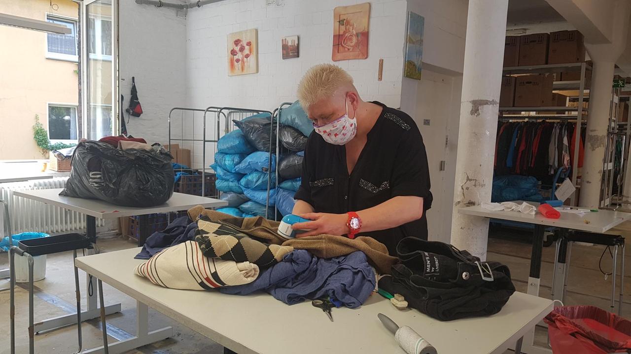 Altkleidersortierung in Essen