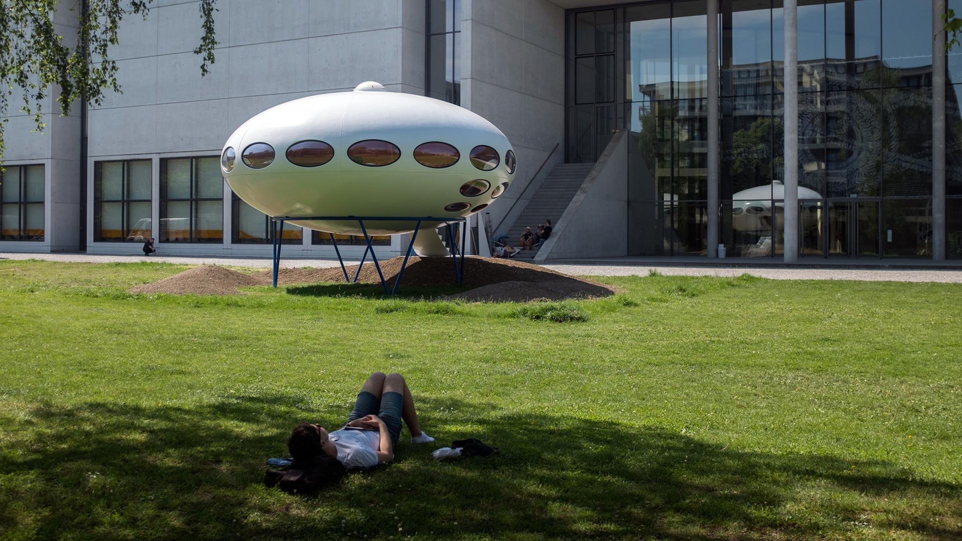 Das "Futuro-Haus" von Matti Suuronen konnte 2016 für die Neue Sammlung der Pinakothek der Moderne erworben werden und wird nun nach einer umfassenden Restaurierung zum ersten Mal gezeigt.