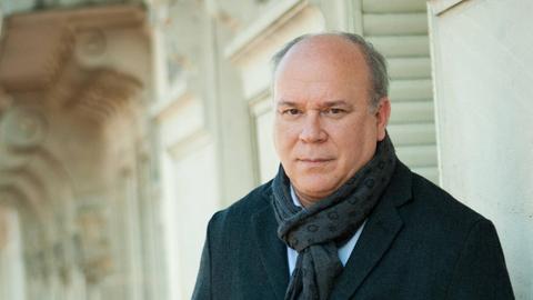 Der französische Regierungsbeamte, Schriftsteller und Literaturkritiker Marc Lambron, ist seit 2014 Mitglied der Académie française.