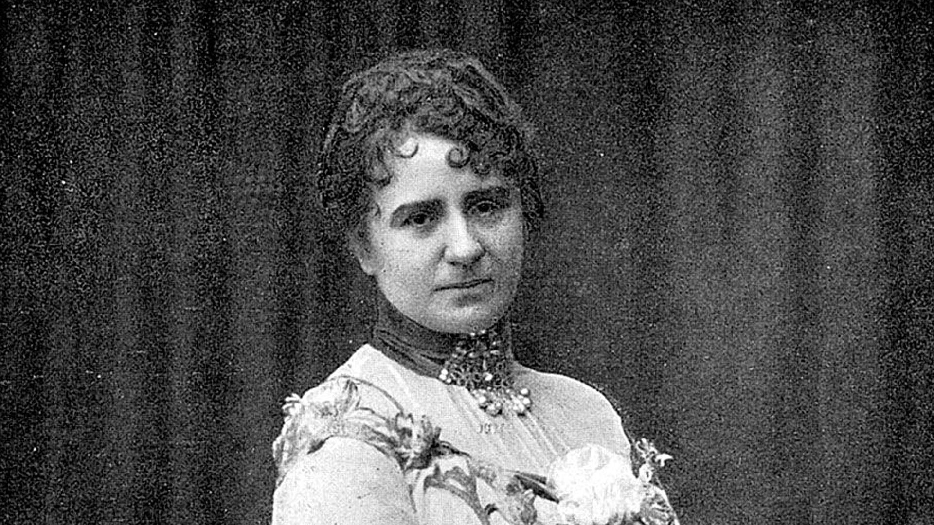 Zeitgenössische Fotografie der Schauspielerin Louise Dumont (1862-1932). Sie gründete 1905 mit ihrem Mann das Düsseldorfer Schauspielhaus.