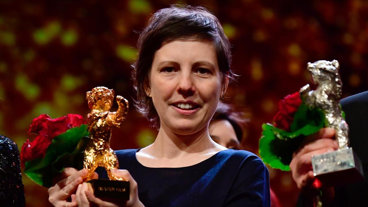 Die rumänische Regisseurin Adina Pintilie mit dem Goldenen Bären.