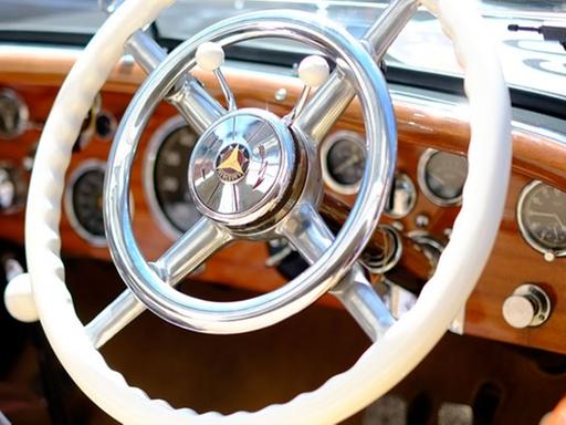 Bild eines Oldtimer-Lenkrads