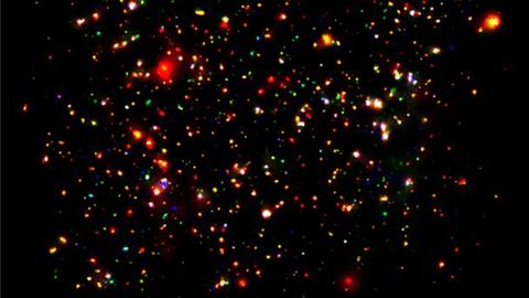 Anblick weit entfernter Galaxien im Röntgenbereich (beobachtet vom Satelliten XMM-Newton)
