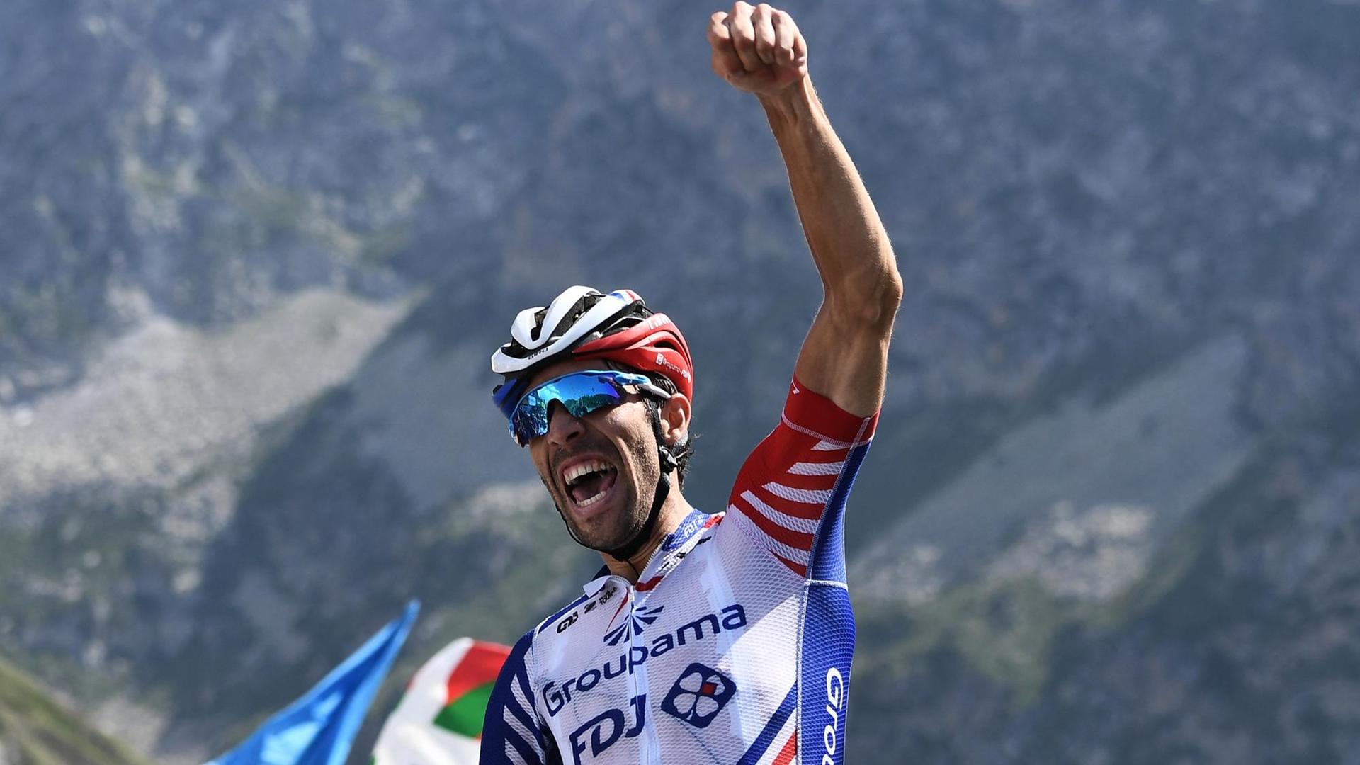 Der Franzose Thibaut Pinot jubelt über seinen Sieg bei der 14. Etappe der Tour de France auf dem Col du Tourmalet.