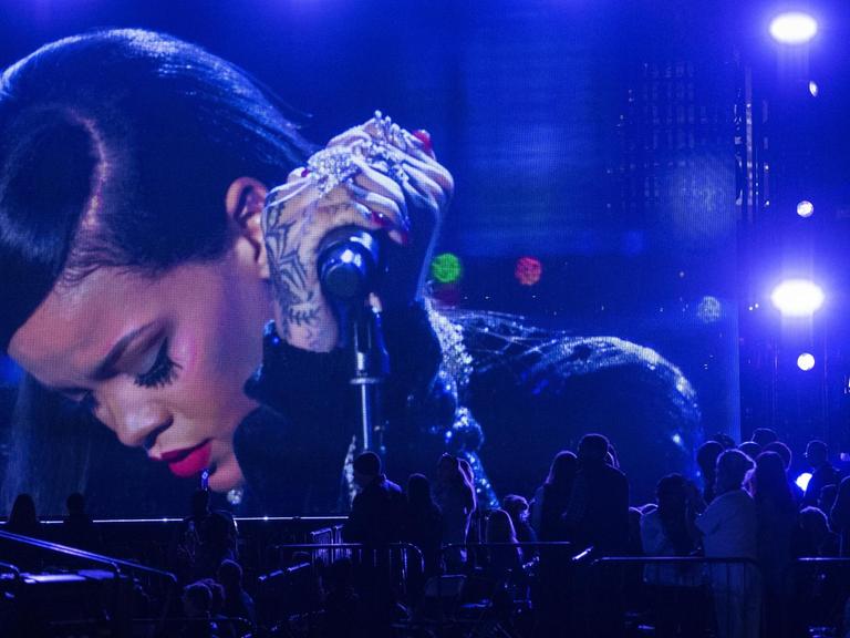 Rihanna performs during "The Concert for Valor" on the National Mall November 11, 2014 in Washington,