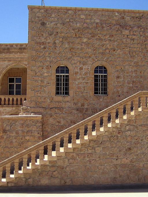 Das Kloster Mor Gabriel im Südosten Anatoliens ist das geistige Zentrum der aramäisch sprechenden christlichen Minderheit. Auch in dem Dorf Kafro sollen sakrale Bauten in neuem Glanz erstrahlen.
