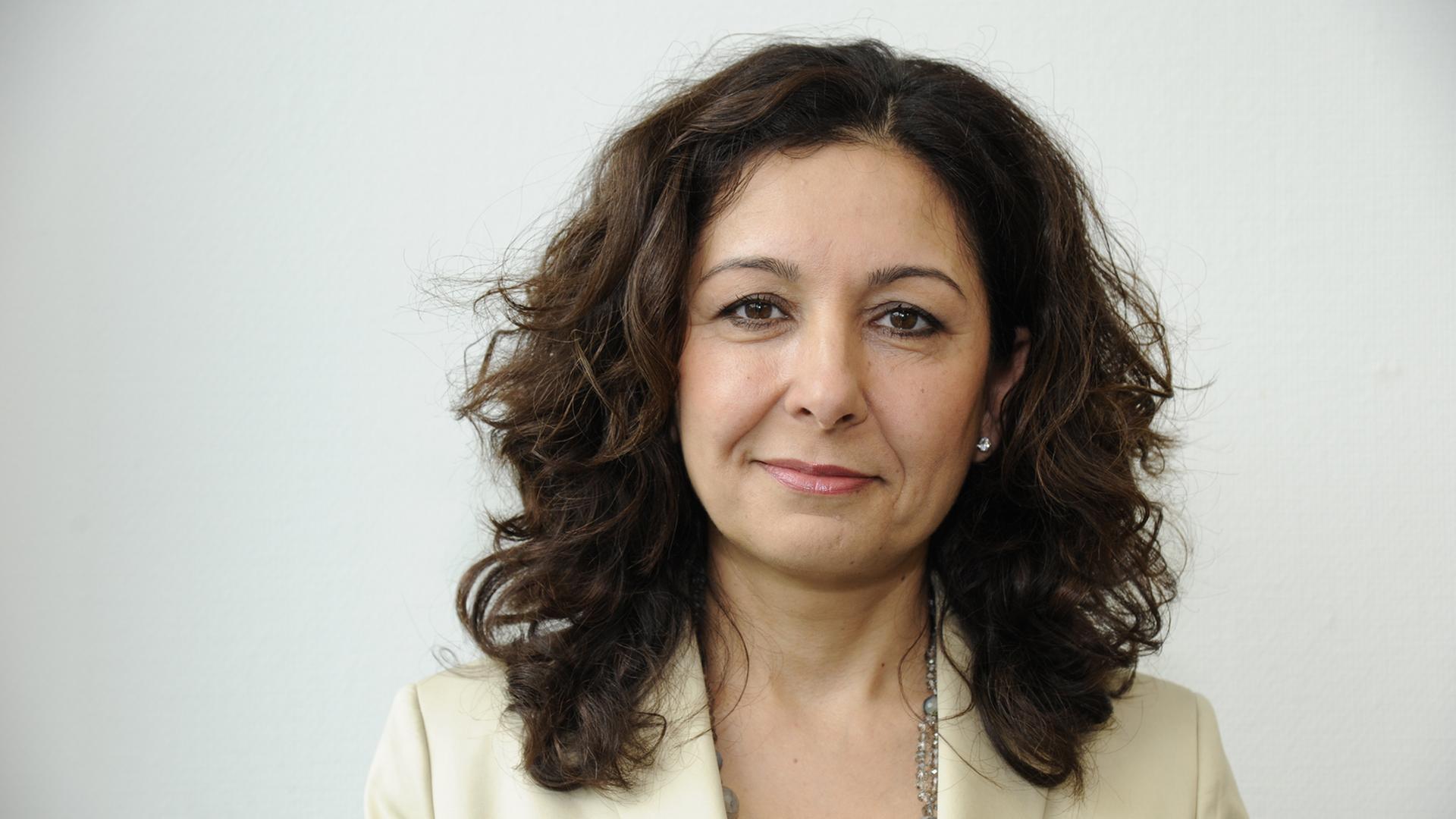 Die Sozialpädagogin und Mediatorin Sosan Azad, aufgenommen am 27.04.2014 in Köln.