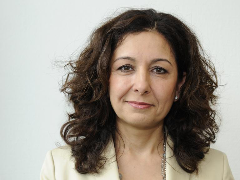 Die Sozialpädagogin und Mediatorin Sosan Azad, aufgenommen am 27.04.2014 in Köln.