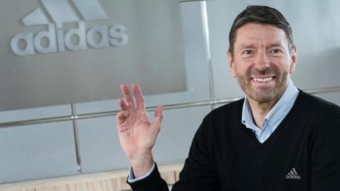 Der Vorstandsvorsitzende des Sportartikelherstellers Adidas, Kasper Rorsted, aufgenommen am 08.03.2017 vor der Bilanz-Pressekonferenz des Unternehmens in Herzogenaurach (Bayern).