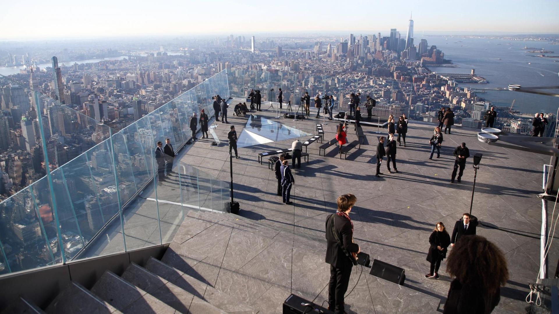 Einweihung der The Edge-Aussichtsplattform in New York am 11.März 2020: Aus 335m Höhe bietet sich ein grandioser Rundumblick auf die Skyline von New York