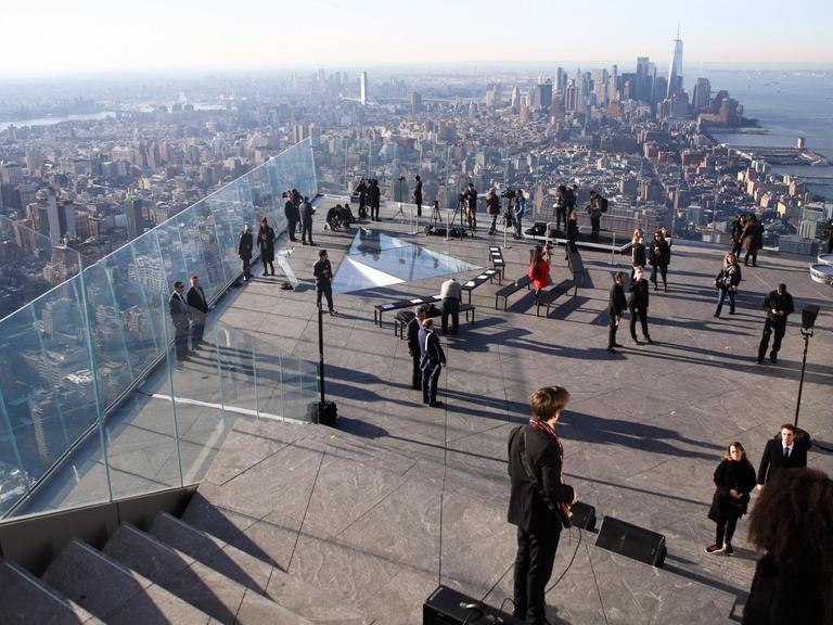 Einweihung der The Edge-Aussichtsplattform in New York am 11.März 2020: Aus 335m Höhe bietet sich ein grandioser Rundumblick auf die Skyline von New York