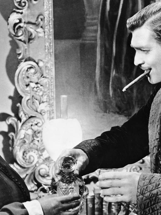 Die Schauspieler Hattie McDaniel und Clark Gable in einer Szene des Films "Vom Winde verweht" von 1939.