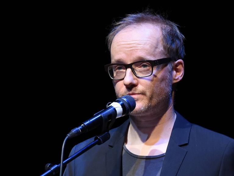 Der Indie-Pop-Musiker und Autor PeterLicht liest am 19.03.2015 im Rahmen des internationalen Literaturfestivals Lit.Cologne in Köln.