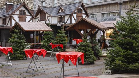 Aufnahme aus der Essener Innenstadt mit dem ungeöffneten traditionellen Weihnachtsmarkt
