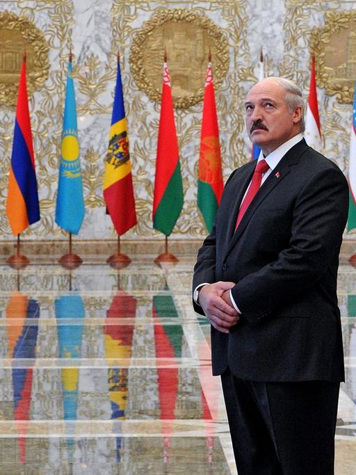 Der weißrussische Staatschef Alexander Lukashenko im Präsidentpalast.