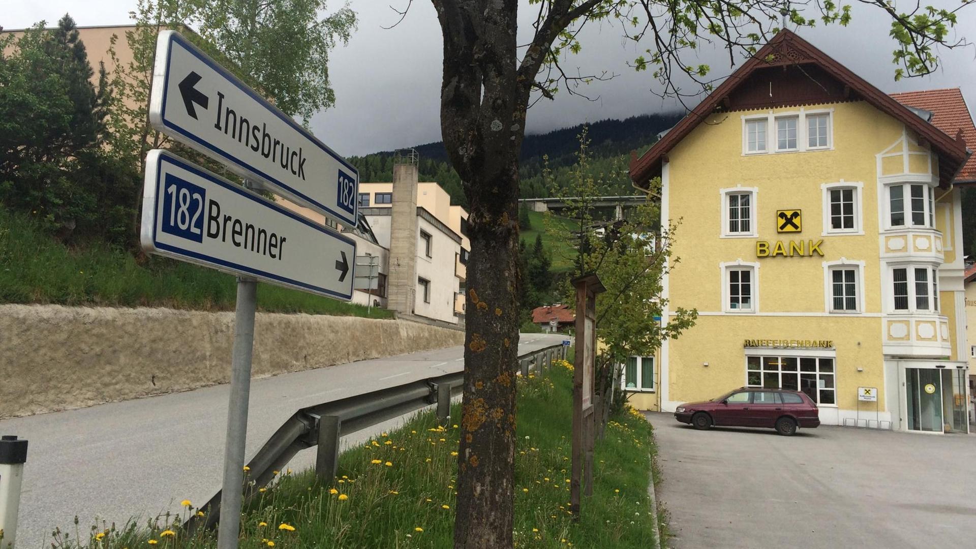 Eine Kreuzung in Gries am Brenner. Eine Kreuzung in Gries am Brenner.