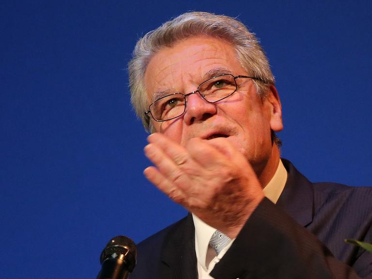 Bundespräsident Joachim Gauck spricht am 21.05.2014 in Hamburg im Schauspielhaus bei der Eröffungsfeier zum deutschen Stiftungstag 2014.