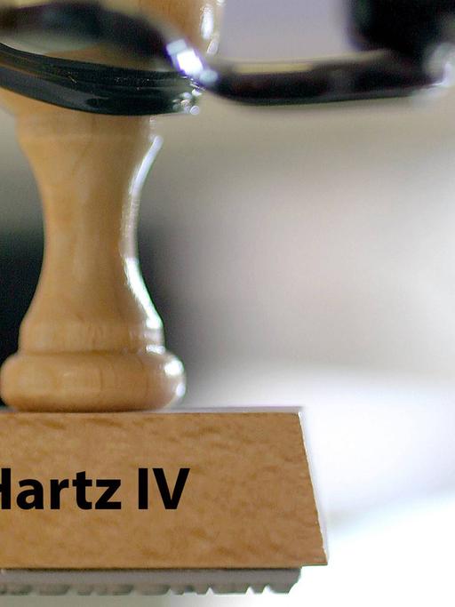 Stempel mit der Aufschrift "Hartz IV"