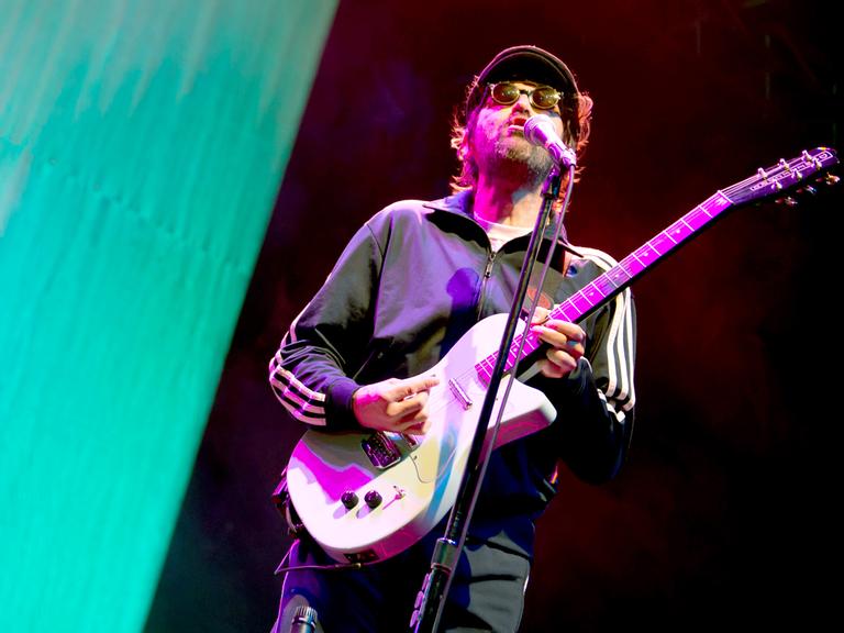 Mark Oliver Everett, Sänger der US-amerikanischen Rockband Eels, steht am 08.04.2013 in Berlin im Tempodrom auf der Bühne.