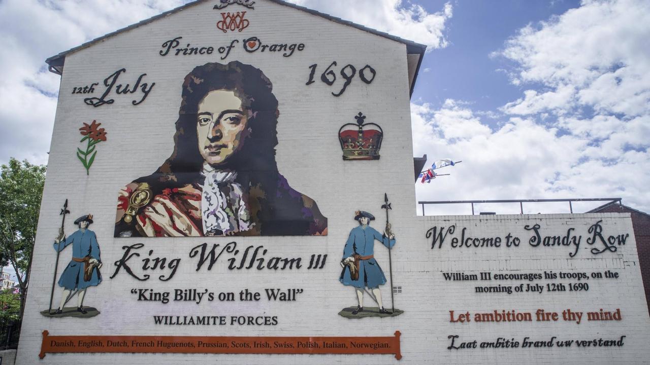Wandgemälde von King William III. an einer Hausfassade in der Sandy Row