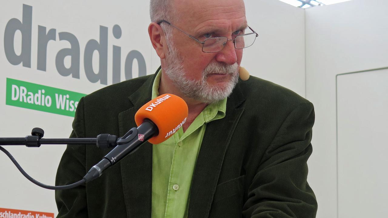 Der Schriftsteller Dzevad Karahasan beim Bücherfrühling 2016 von Deutschlandradio Kultur auf der Leipziger Buchmesse