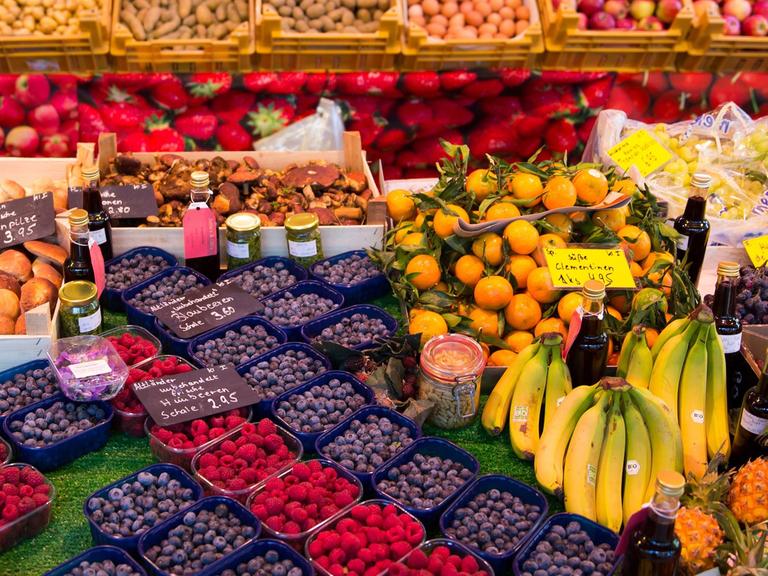 Obst und Gemüse auf einem Wochenmarkt