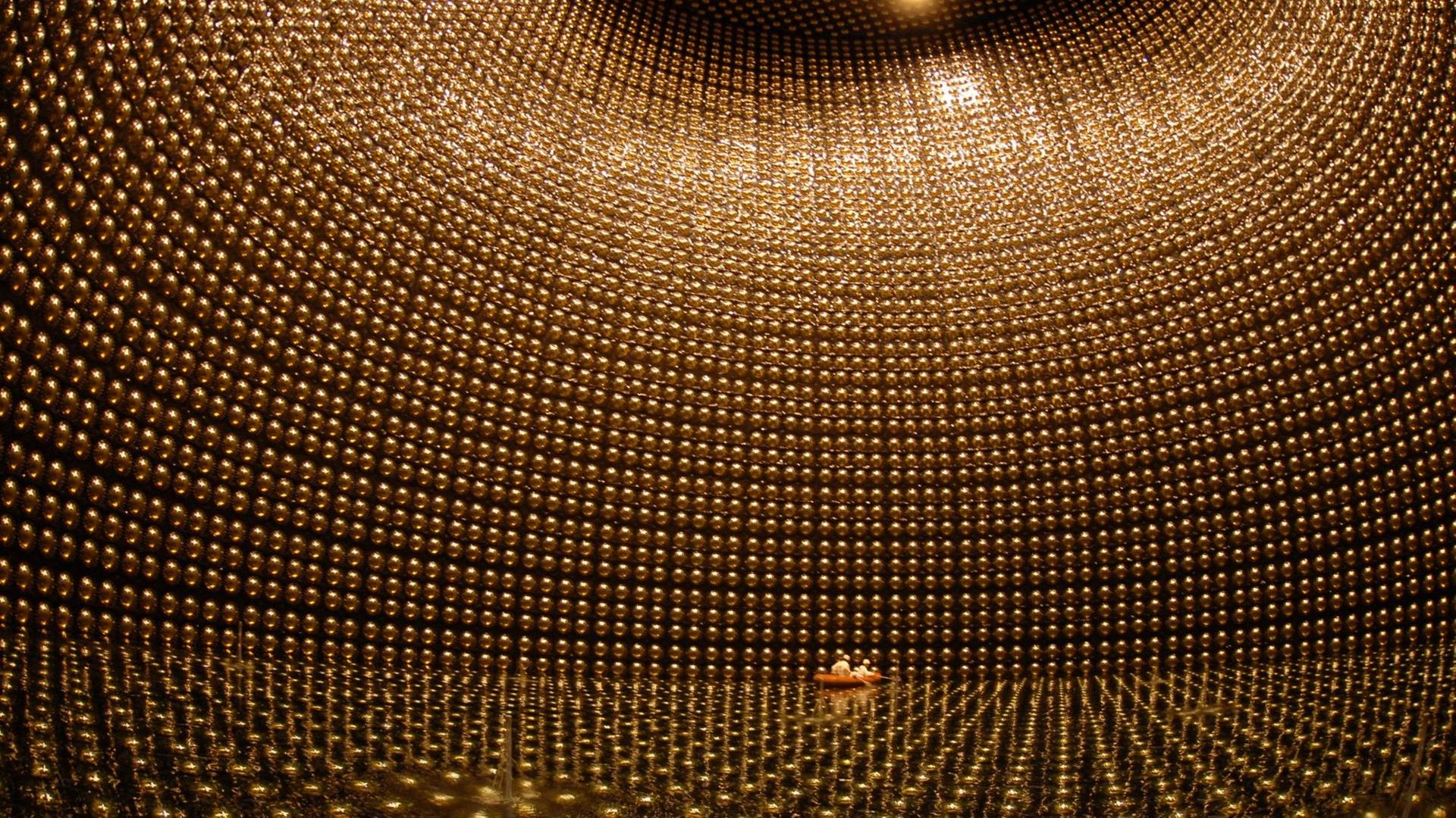 Der Neutrino-Detektor Super-Kamiokande ist Teil des T2K-Experiments
