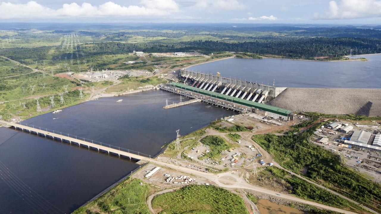 Blick auf den Belo Monte-Staudamm 