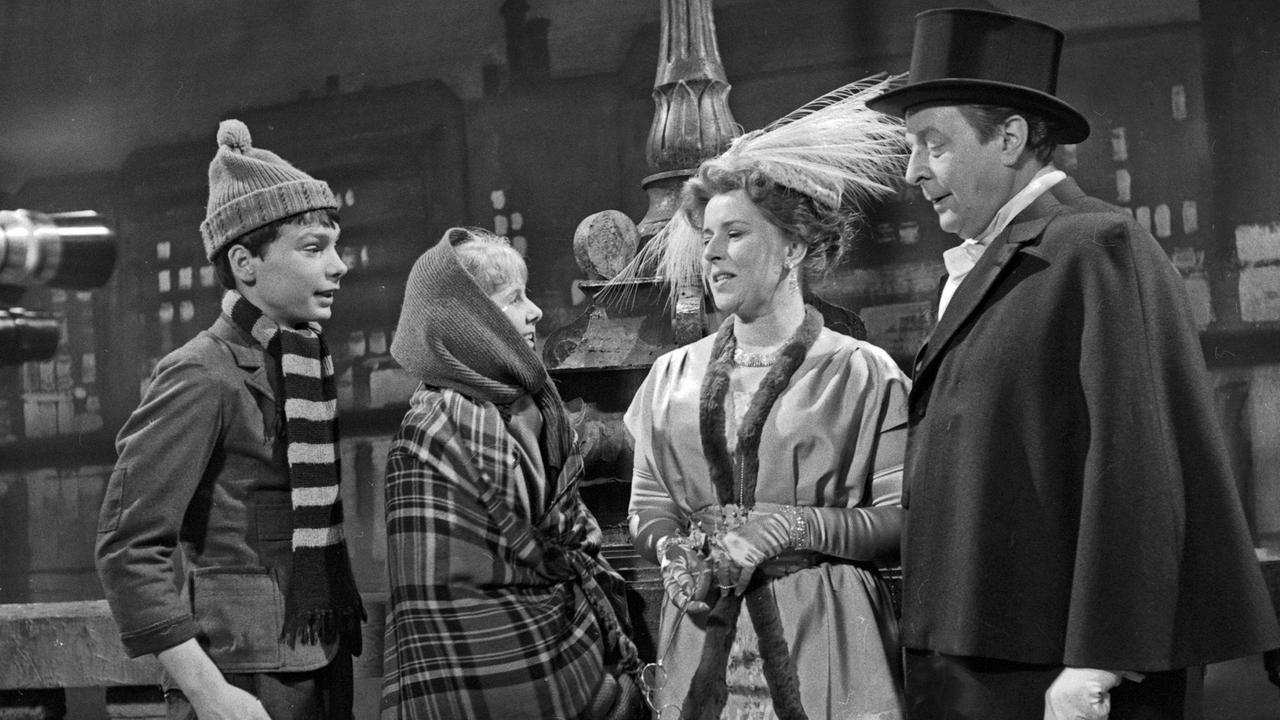 Ein Szenenfoto in Schwarz-Weiß aus dem Fernsehfilm "Pünktchen und Anton" von 1960