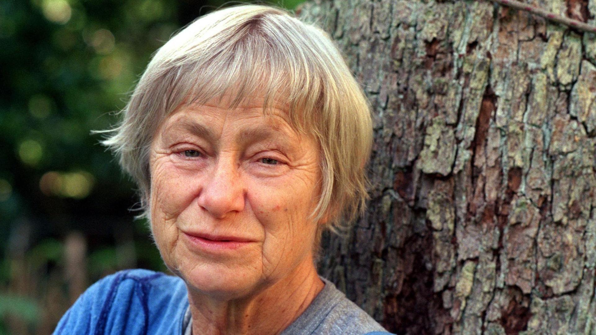 Die evangelische Theologin und Schriftstellerin Dorothee Sölle am 21.9.1999 in Hamburg)