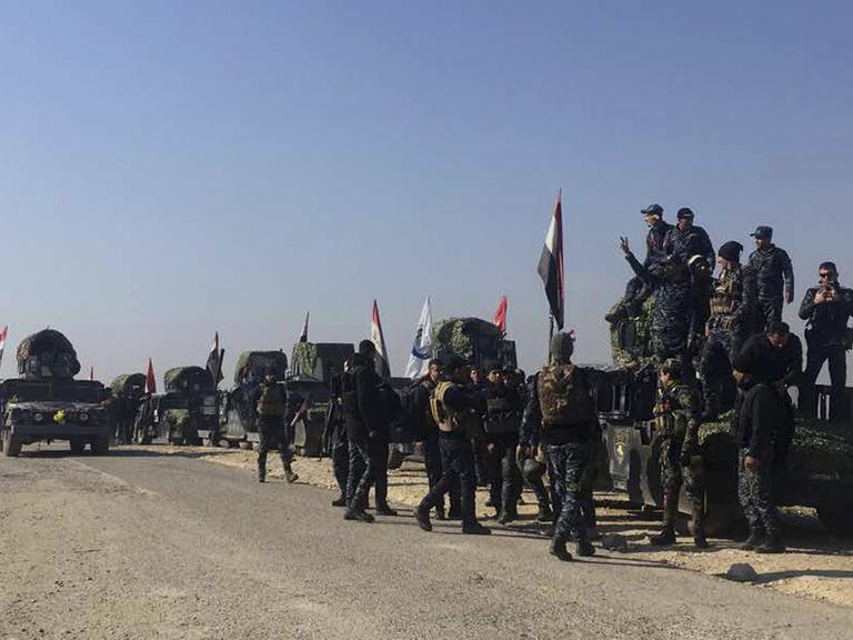 Irakische Einheiten rücken in Mossul vor.