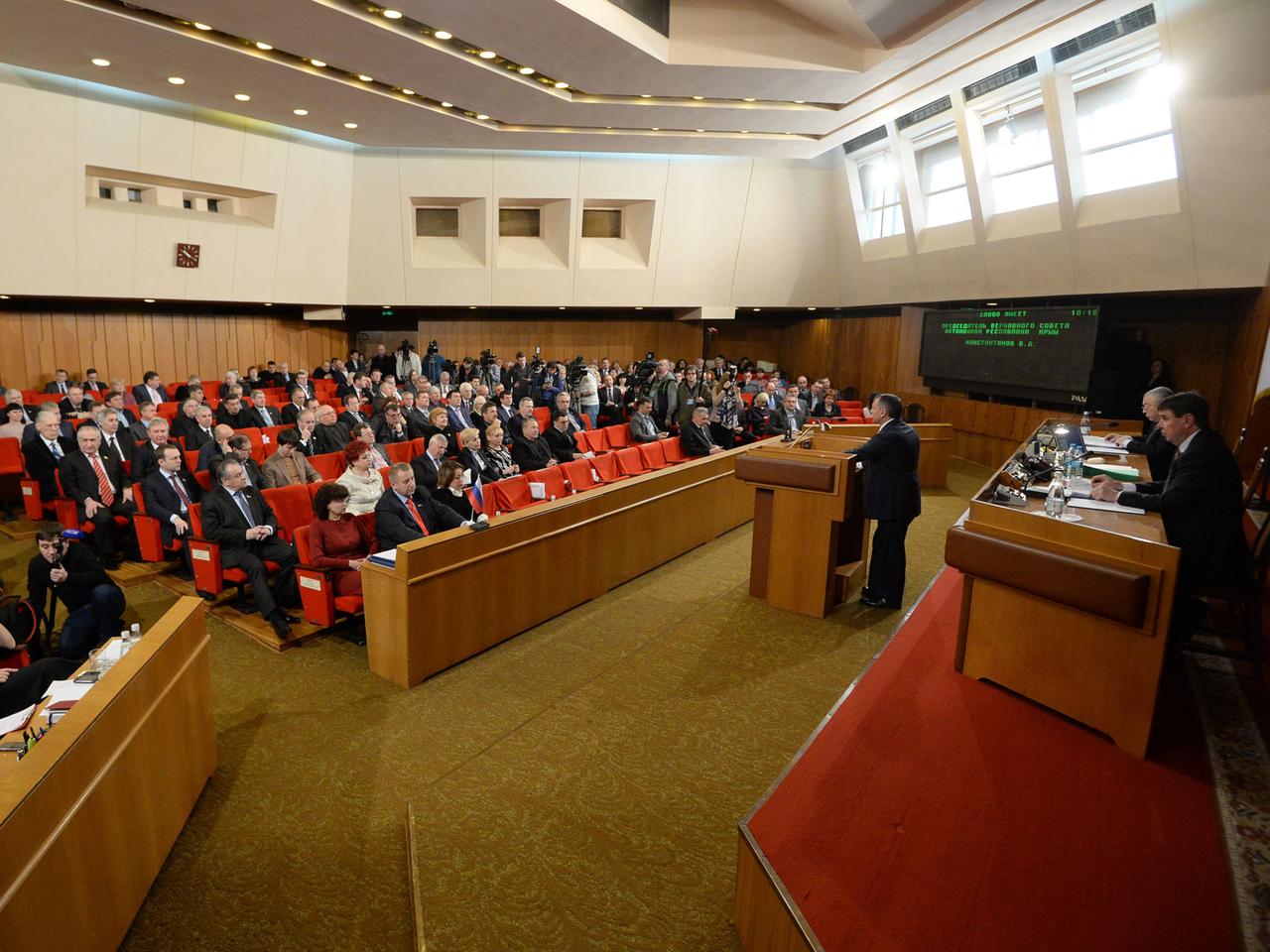 Das Krim-Parlament beantragt den Beitritt zu Russland.