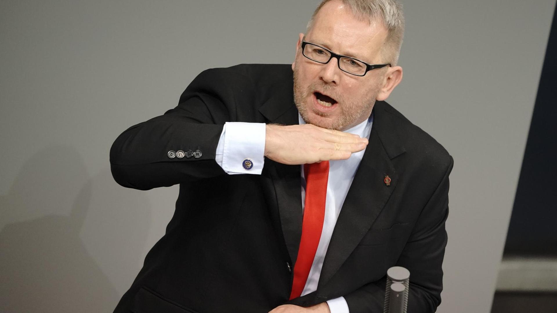 Johannes Kahrs (SPD) spricht im Bundestag während der Generaldebatte zum Bundeshaushalt 2020.