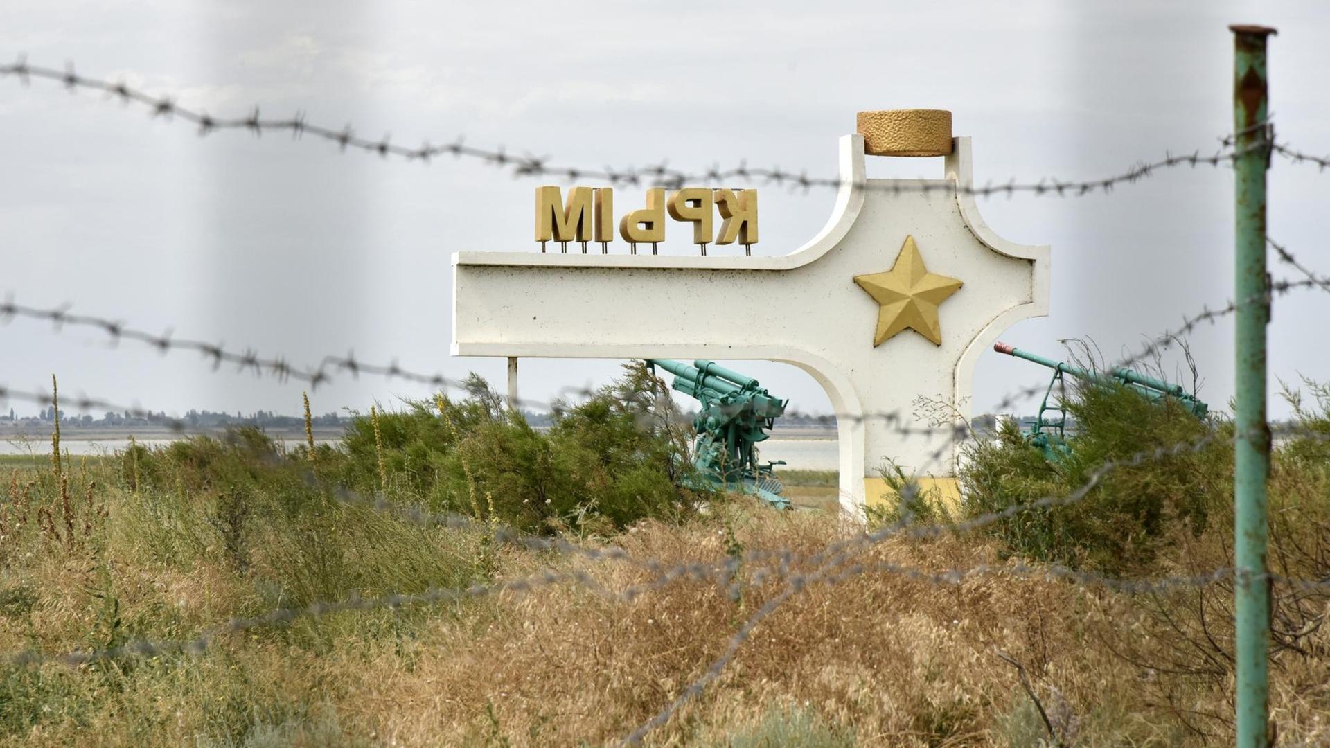 Die Grenze zwischen der Ukraine und der annerktierten Halbinsel Krim.
