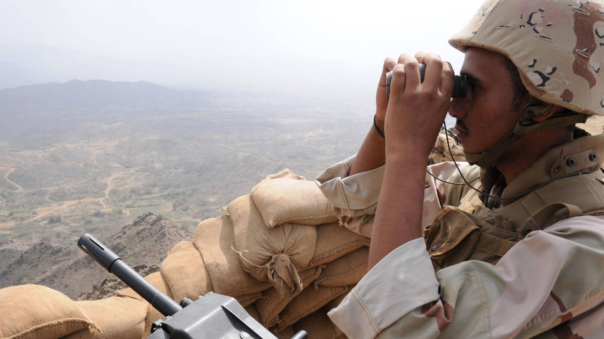 Ein saudischer Soldat an der Grenze zum Jemen (Archivbild von 2010) Ein saudischer Soldat an der Grenze zum Jemen (Archivbild von 2010)