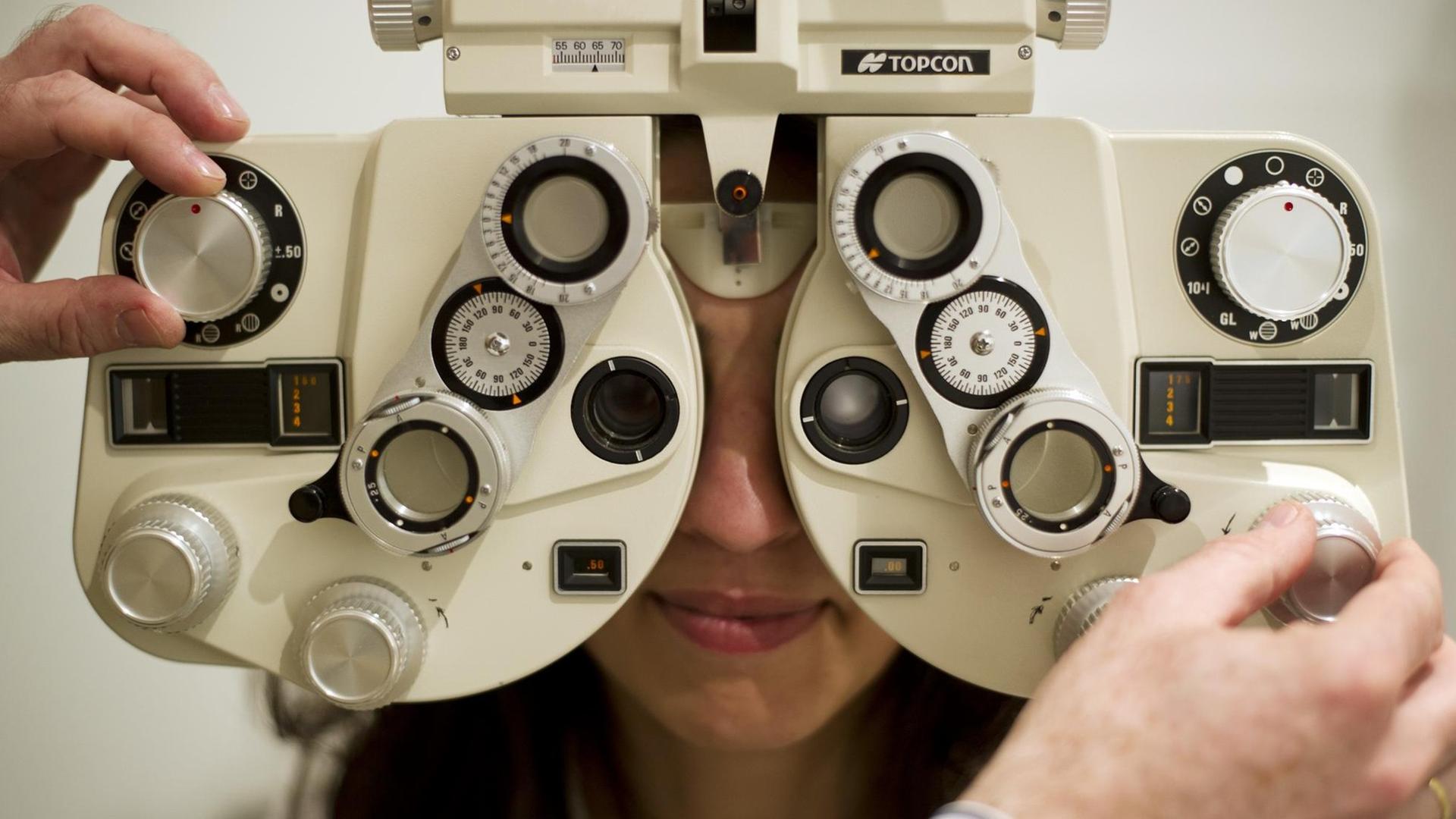 Augenuntersuchung beim Optiker