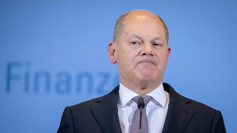 dpatopbilder - 09.05.2019, Berlin: Olaf Scholz (SPD), Bundesminister der Finanzen, spricht auf einer Pressekonferenz in seinem Ministerium zu den Medienvertretern. Scholz legte die Ergebnisse der neuen deutschen Steuerschätzung vor. Foto: Kay Nietfeld/dpa | Verwendung weltweit