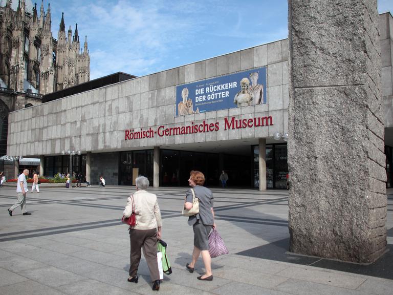 Der Roncalliplatz am Römisch-Germanischen Museum in Köln
