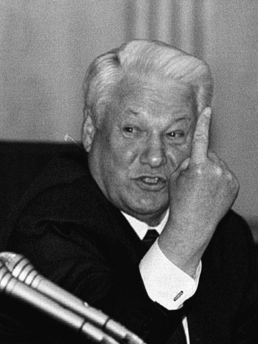 US Präsident Bill Clinton und der Russische Präsident Boris jeltsin während einer gemeinsamen Pressekonferenz im Kreml.