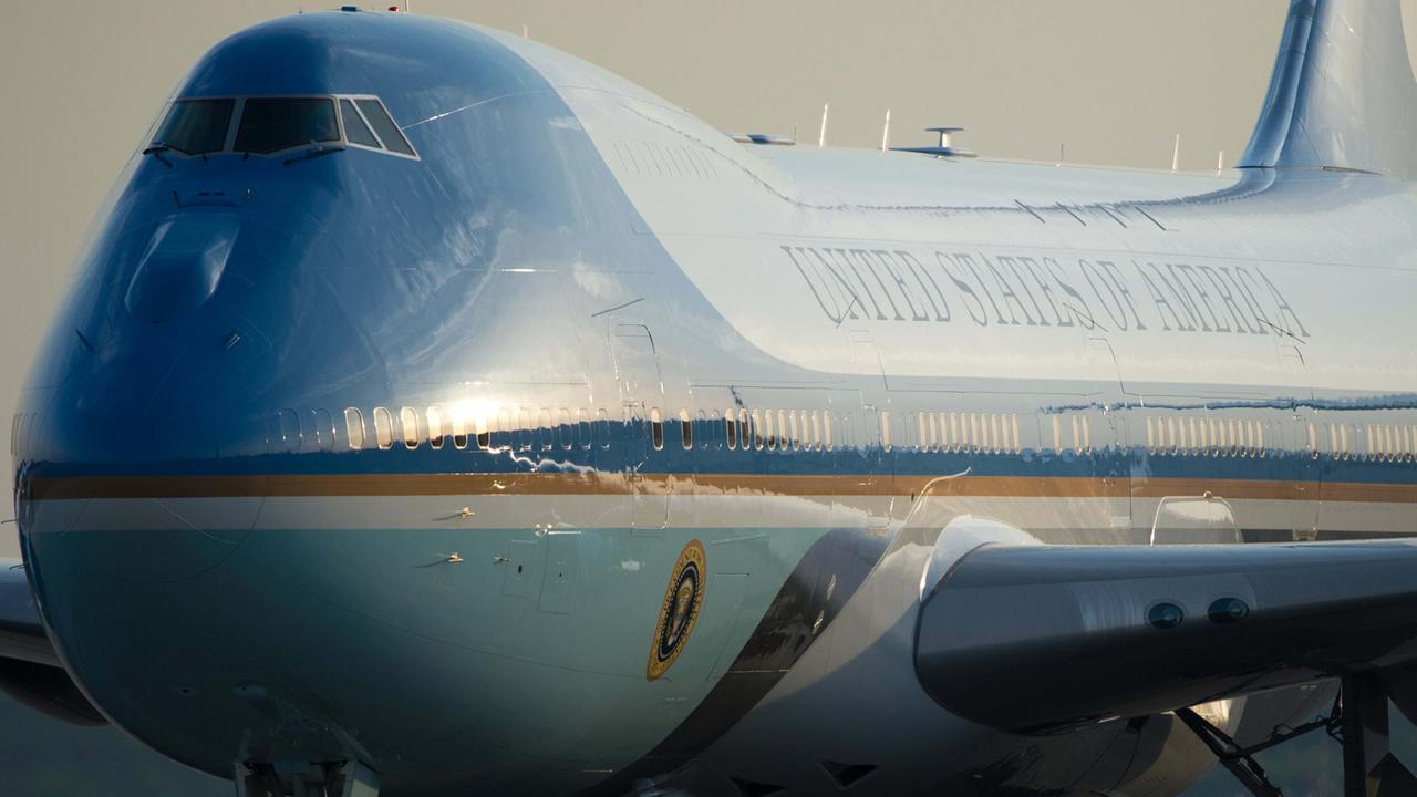 Air Force One, das Flugzeug des US-Präsidenten, landet am 18. Juni 2013 in Berlin-Tegel.