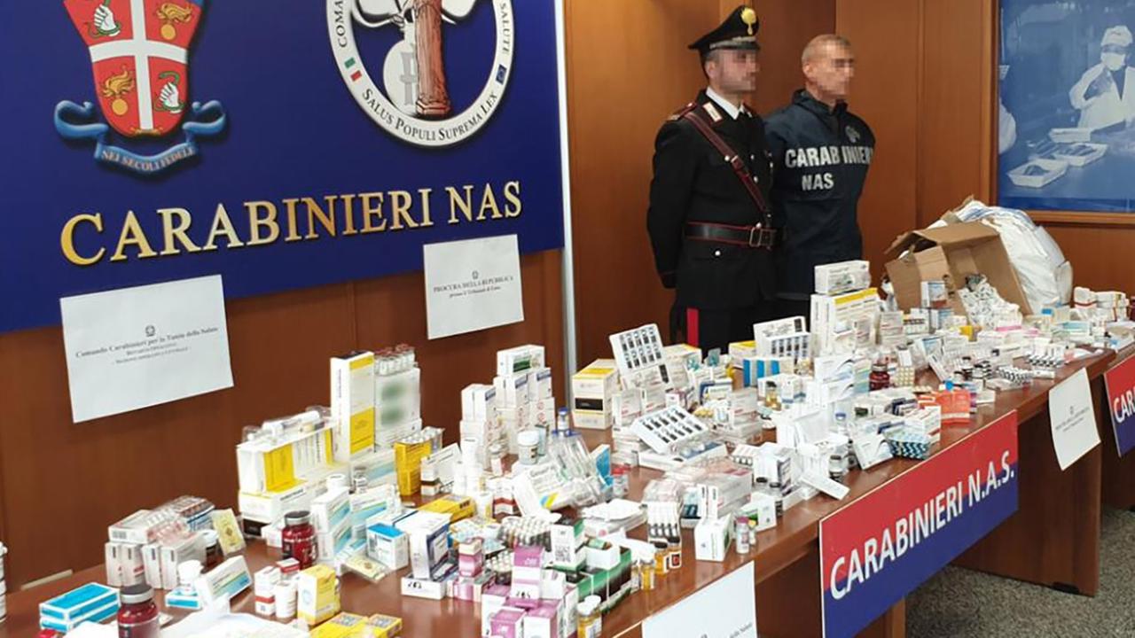 Das Foto zeigt Doping-Mittel, die in Italien gefunden wurden.