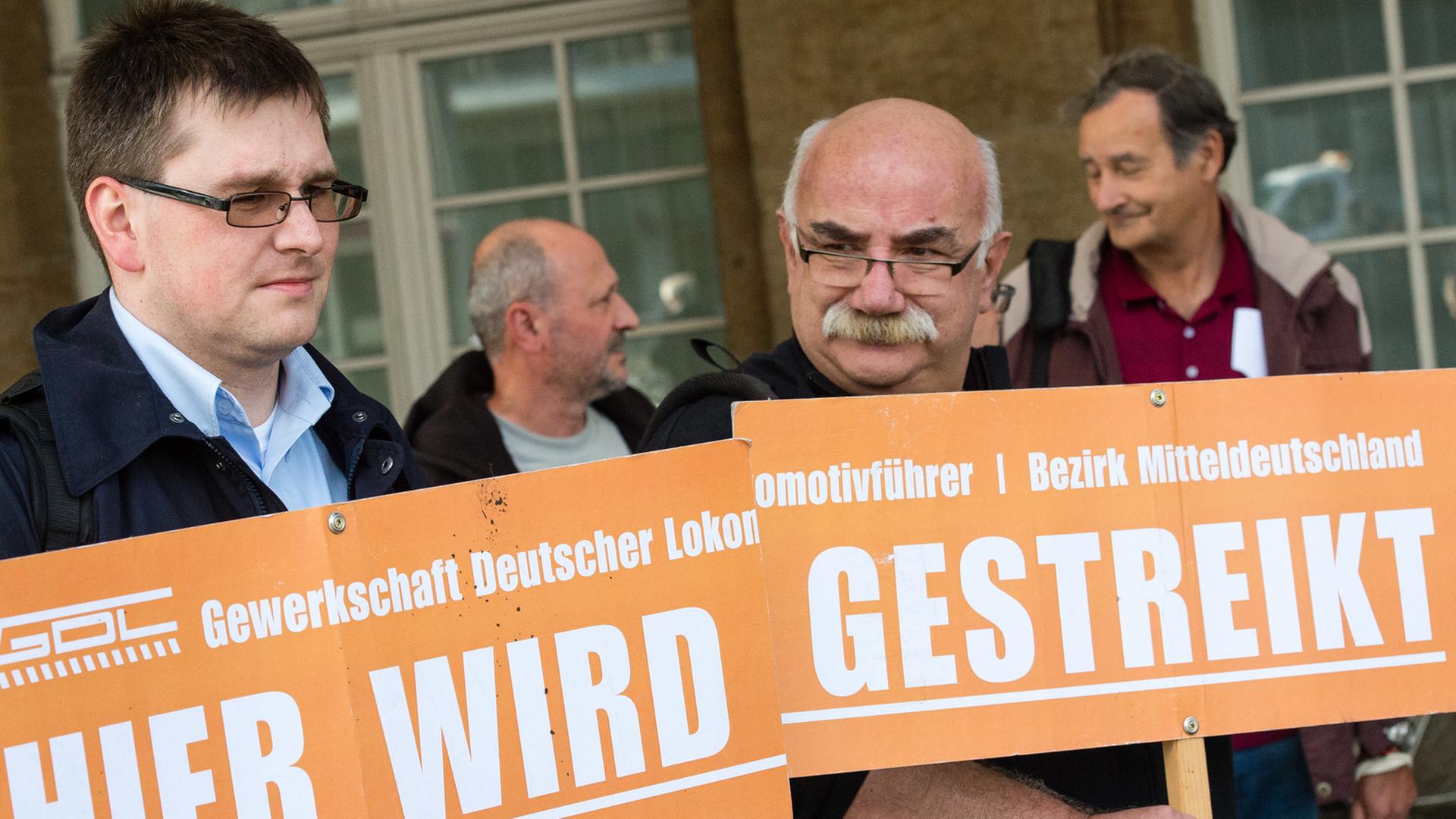 Deutschland Kurz Vor Dem Kollaps Deine Meinung Zu Tarifvertrag Arbeitsbedingungen Ist Entscheidend - 79kbwxh