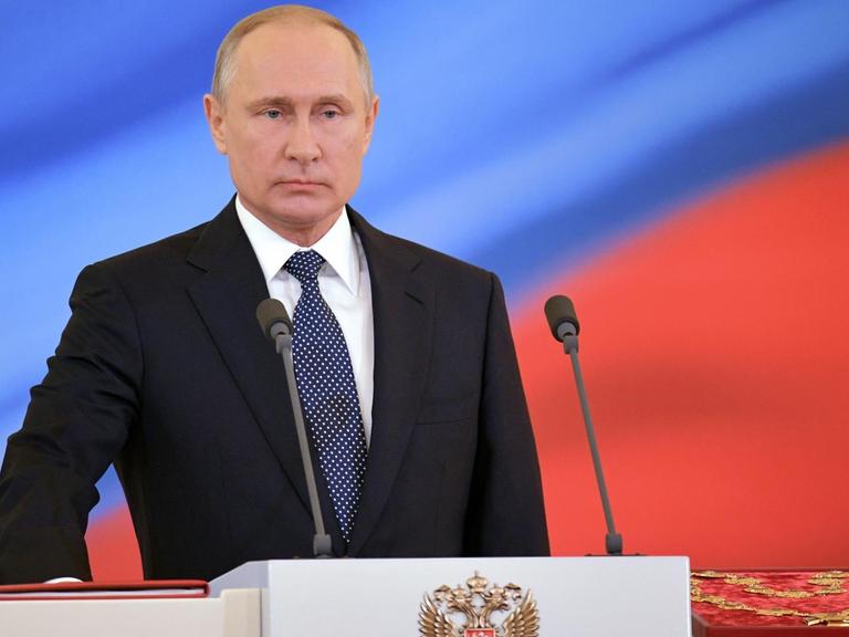 Russlands Präsident Wladimir Putin bei der Zeremonie, während der er zum vierten Mal den Amtseid abgelegt hat.