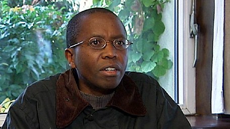 Ignace Murwanashyaka während eines Interviews in dem MDR-Beitrag "Kriegsverbrecher" der TV-Sendung "Fakt" am 03.11.2008.