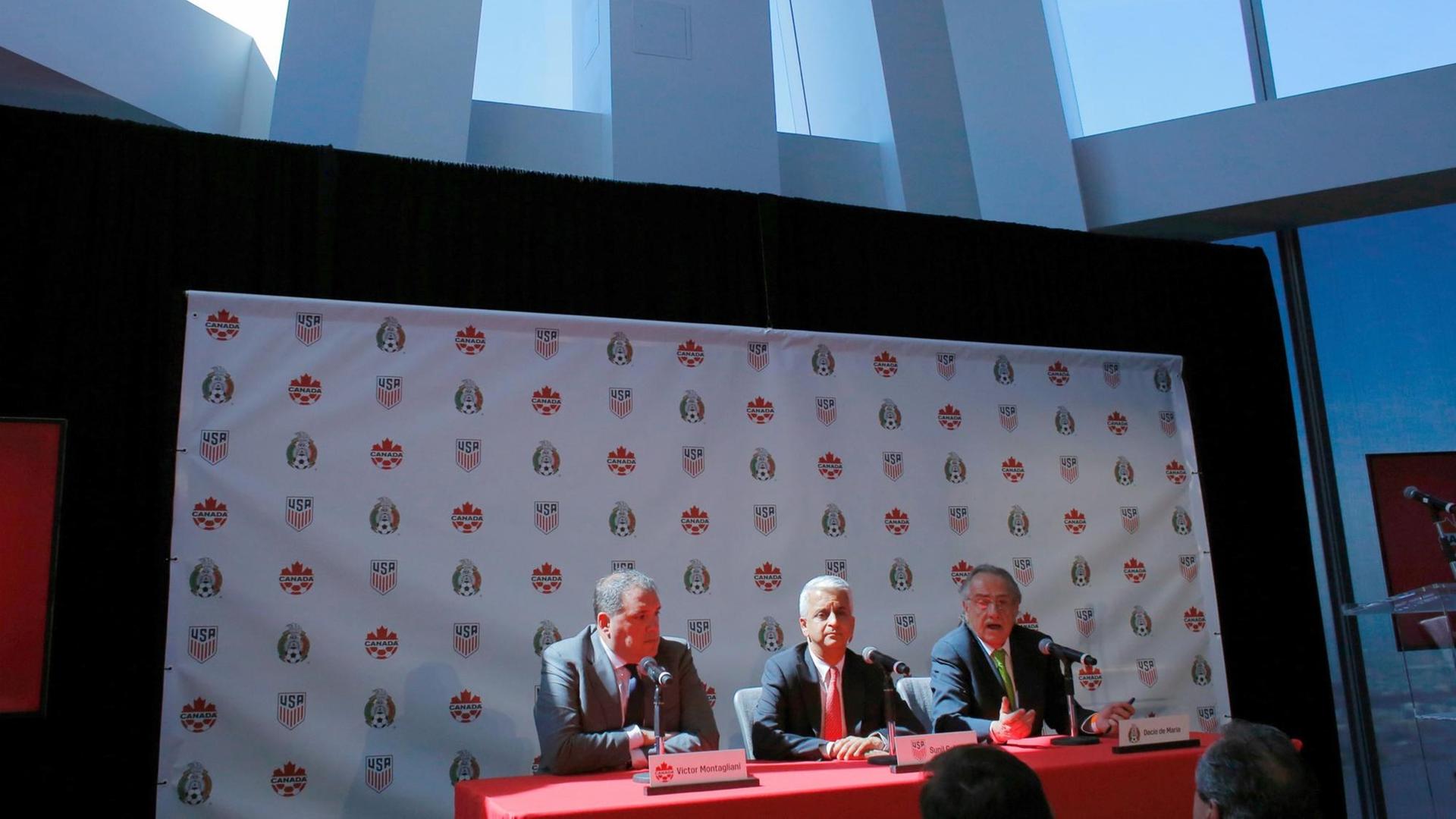  Fußball-WM 2026 - Bewerber-Trio bricht auseinander Bildidee 