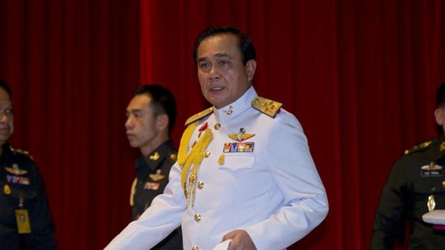 Thailands Armeechef Prayuth Chan-Ocha ist vom König offiziell mit den Regierungsgeschäften betraut worden.